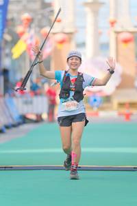 BIB: 5043
                            <button type="button" onclick="openModal(21761020)" class="btn btn-primary btn-sm float-right btn-popup" data-toggle="modal" data-target=".modal-high-quality">
                        <i class="fas fa-shopping-cart"></i> Add to Cart
                    </button>
                                            <button type="button" onclick="isThisMe(21761020, true)" class="btn btn-success btn-sm float-right btn-popup btn-isme hidden" data-toggle="tooltip" data-placement="bottom" title="นี่คือรูปของคุณใช่ไหม คลิกที่นี่เพื่อเอาเข้าอัลบั้ม">
                        <i class="fas fa-plus"></i> Add to album
                    </button>
                    <button type="button" onclick="isThisMe(21761020, false)" class="btn btn-warning btn-sm float-right btn-popup btn-isnotme hidden">
                        <i class="fas fa-ban"></i> Remove from album
                    </button>